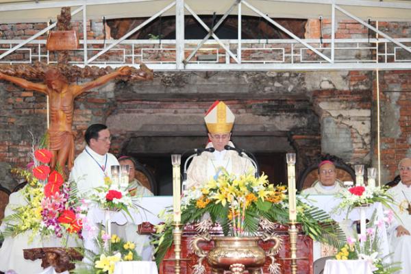Đại Hội Hành Hương Đức Mẹ La Vang 2014: Nghe Bài Giảng Của Đức Leopoldo Girelli