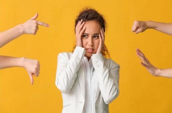 Làm Thế Nào Đối Phó Với Những Lời Buộc Tội Sai Mà Không Mất Đi Sự Bình Tĩnh?